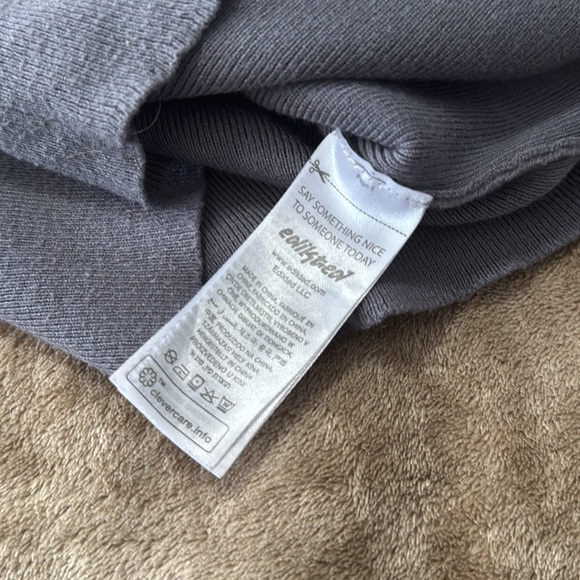 Edikted Jane Gray Tie Front Knit Top - Picture 5 of 9